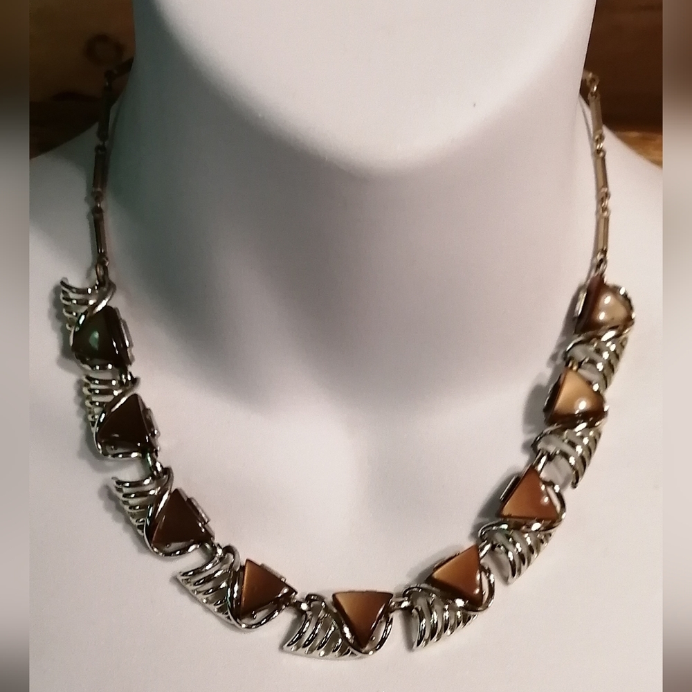 Gorgeous Vintage Coro Chocolate Brown Thermoset Necklace